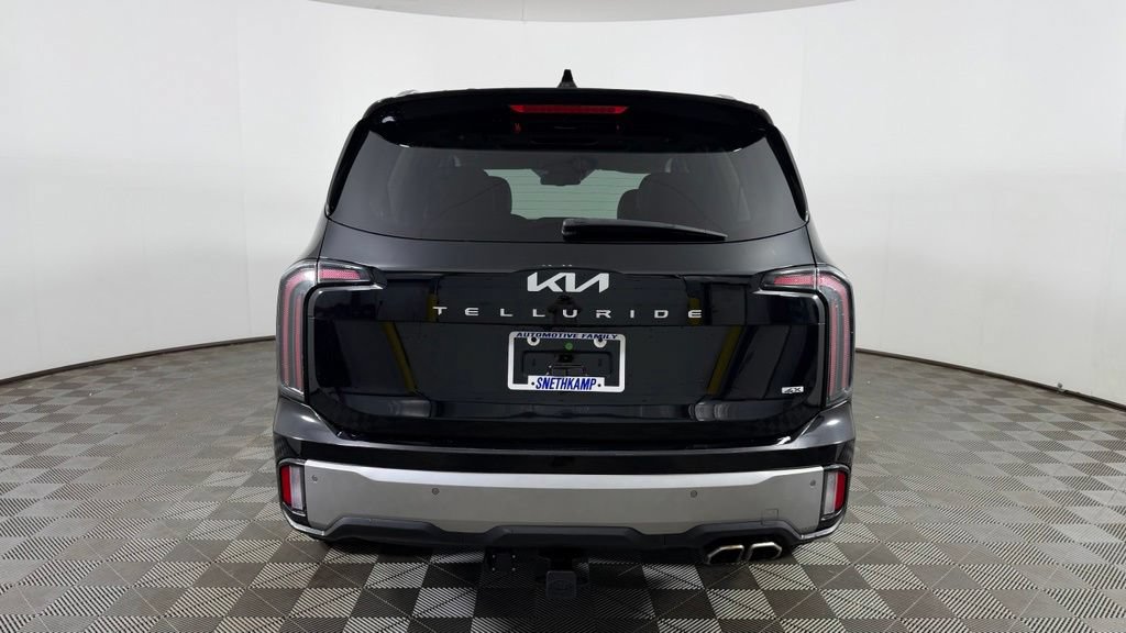 Used 2023 Kia Telluride EX w/ EX Captain's Chair Package AWD/4WD image 8