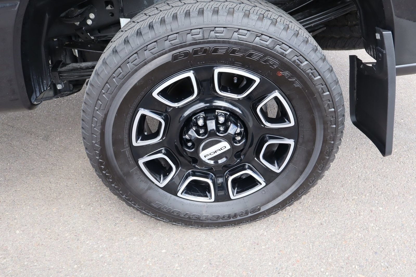 Used 2025 Ford F350 Platinum AWD/4WD image 13