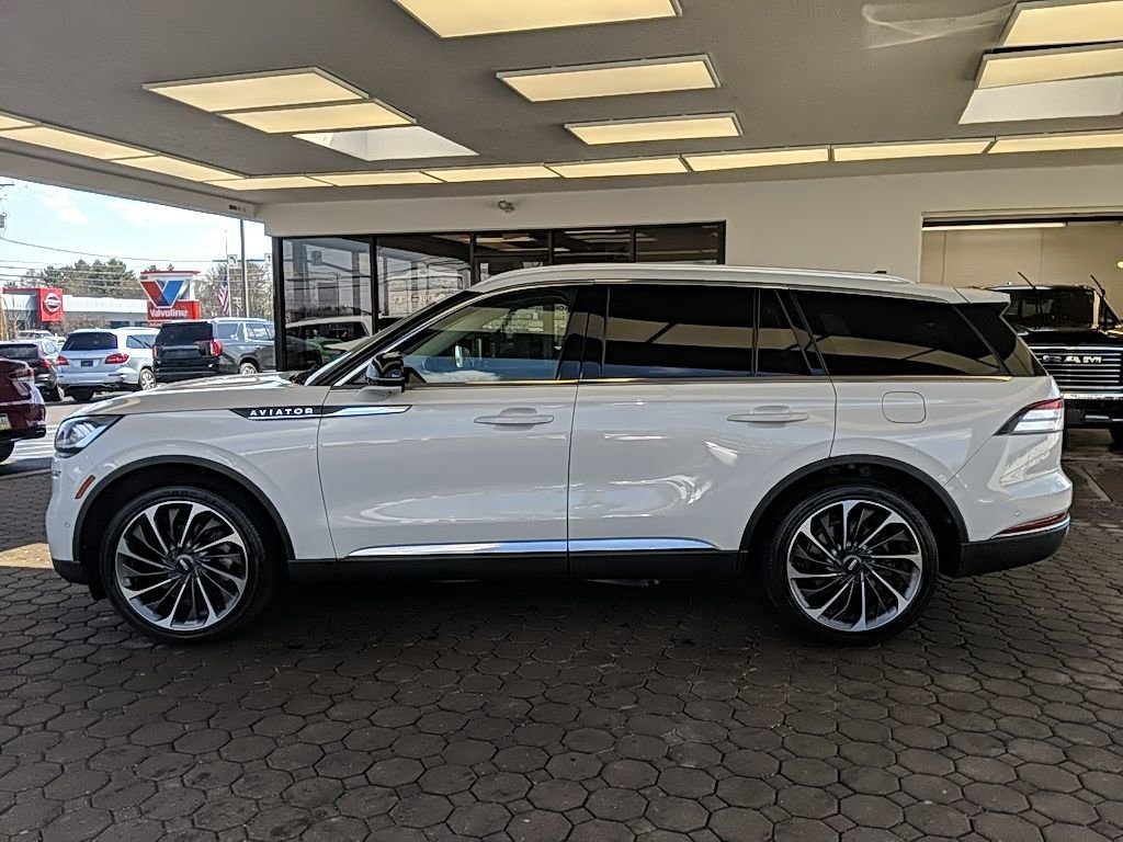 Used 2022 Lincoln Aviator Reserve w/ Equipment Group 201A image 9