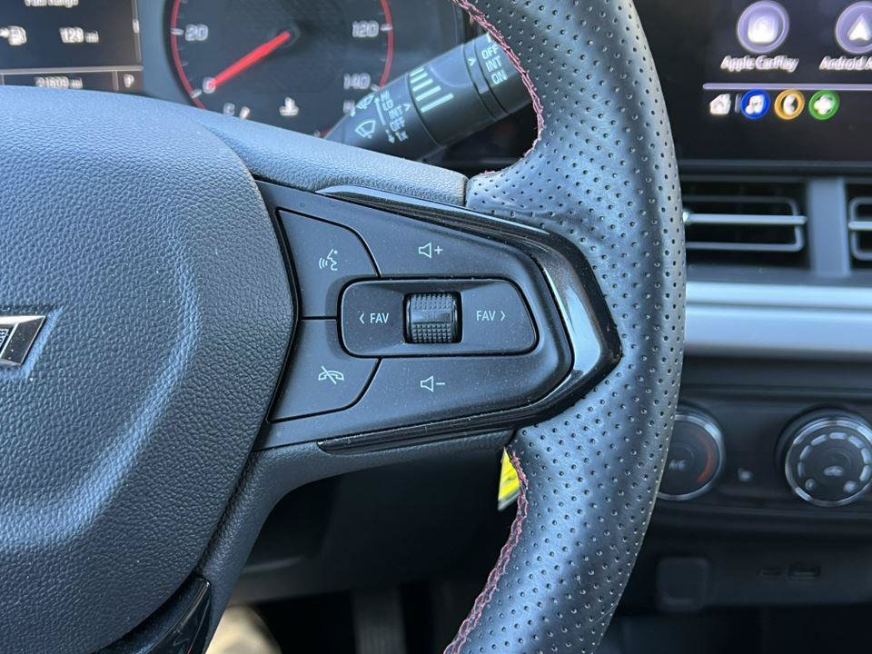 Used 2024 Chevrolet Trax RS FWD image 17