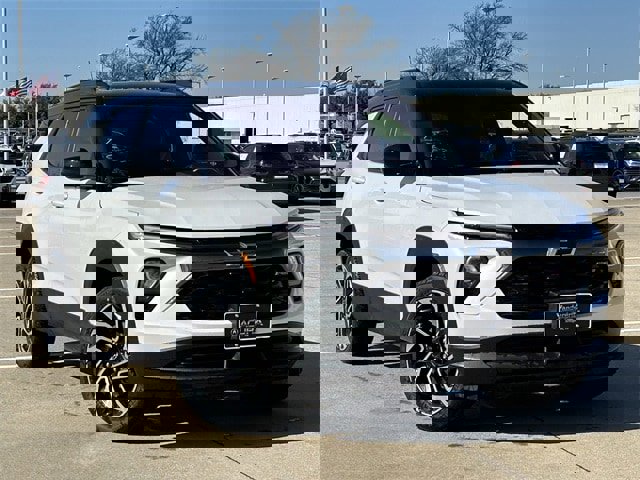 Used 2024 Chevrolet TrailBlazer RS w/ Convenience Package image 2