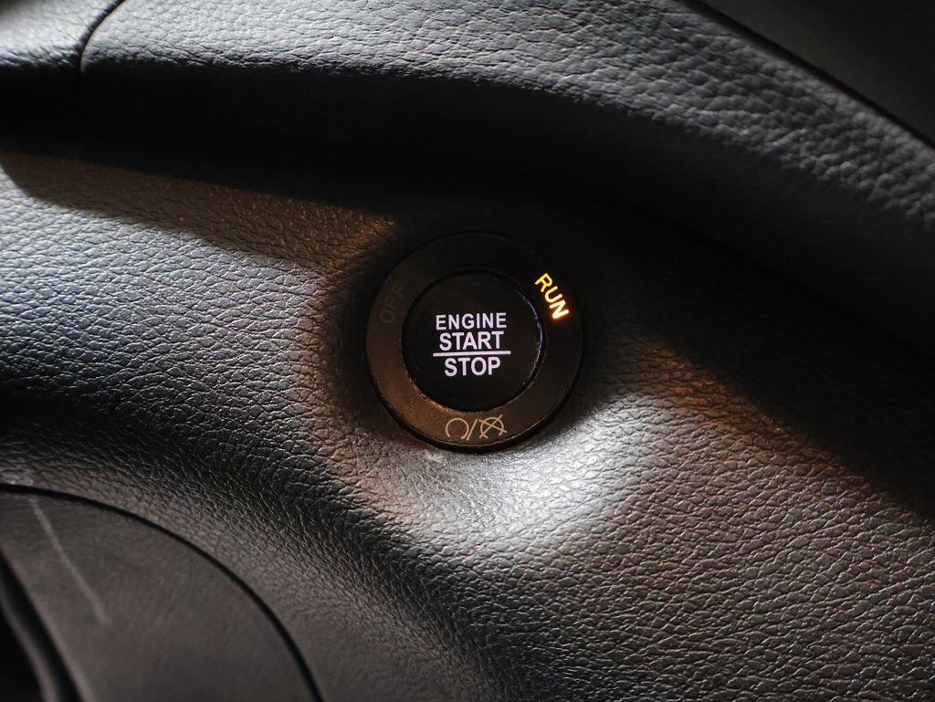 Used 2021 Jeep Cherokee Latitude Lux w/ Trailer Tow Group image 8