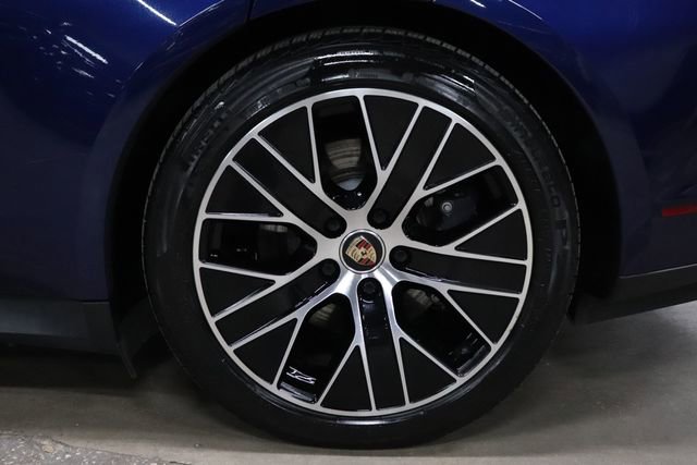 Used 2022 Porsche Taycan RWD image 39