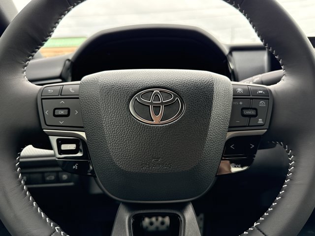 Used 2026 Toyota Camry SE w/ Convenience Package FWD image 18