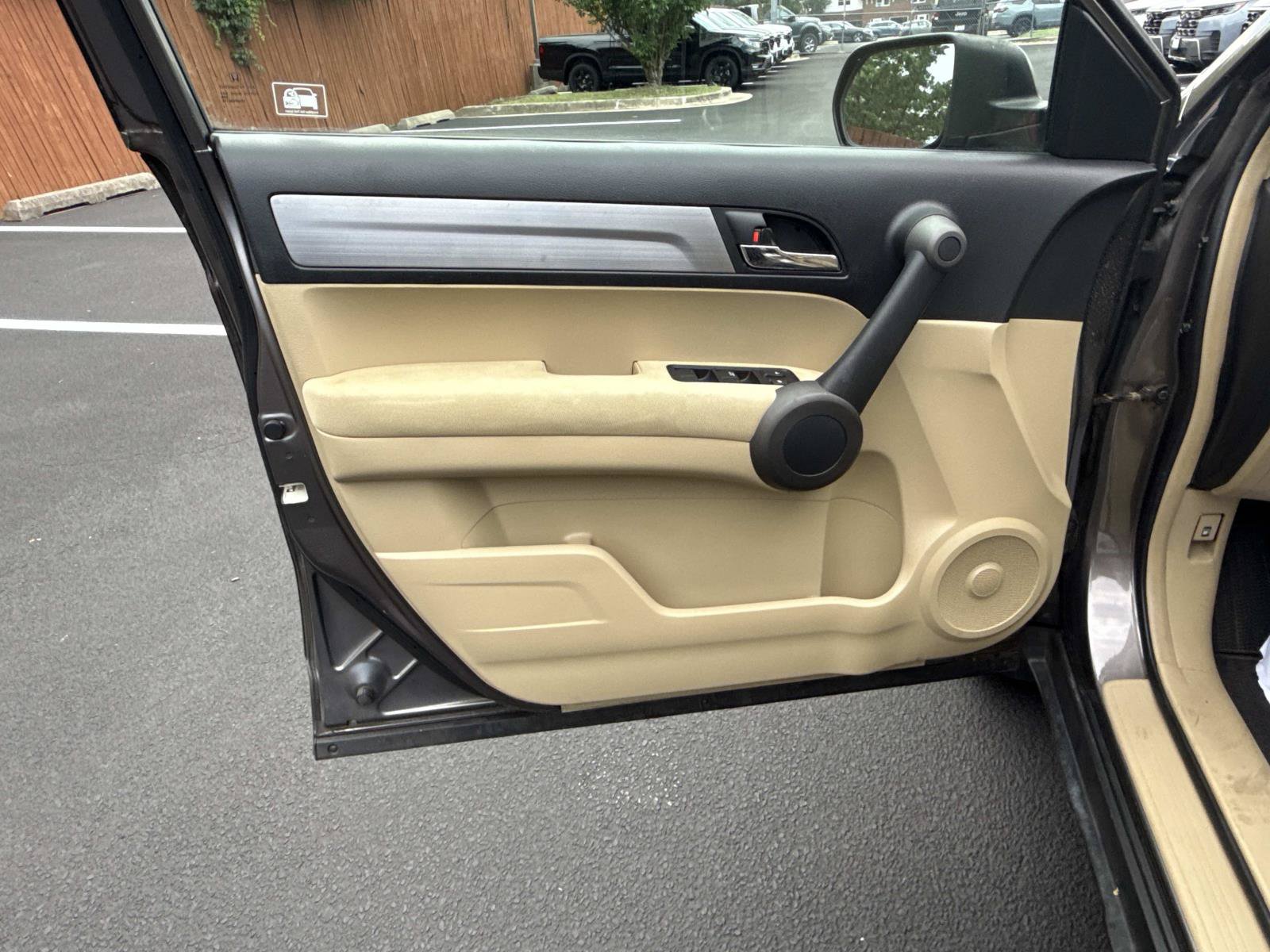 Used 2010 Honda CR-V LX image 15