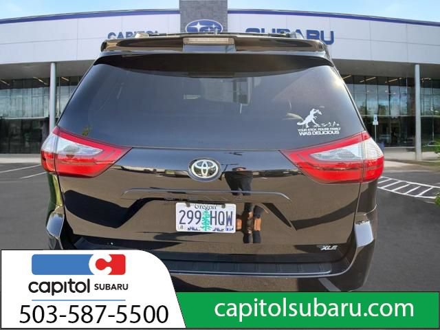 Used 2020 Toyota Sienna XLE Premium FWD image 7