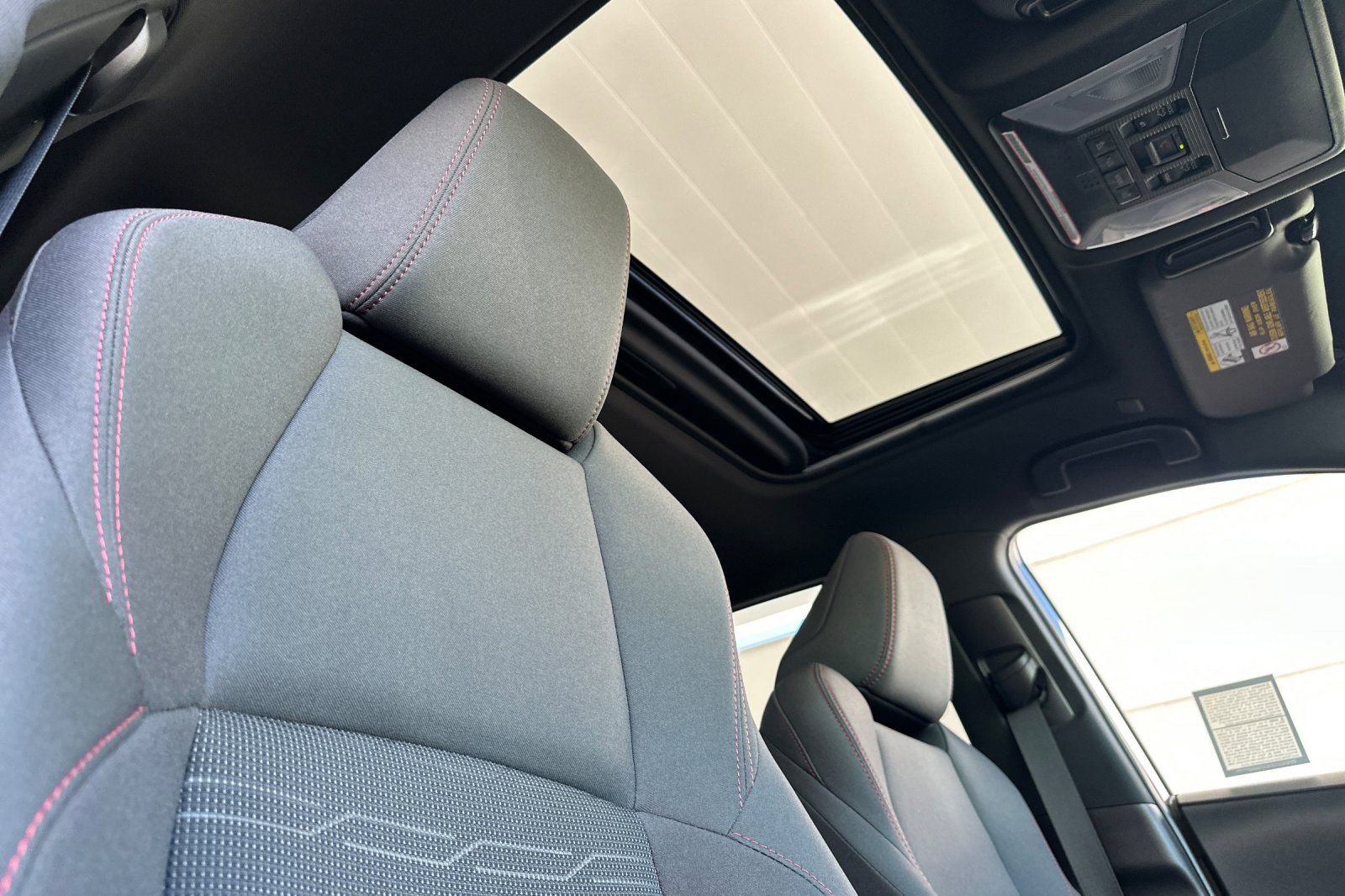 Used 2023 Toyota RAV4 SE w/ Weather & Moonroof Package AWD/4WD image 18