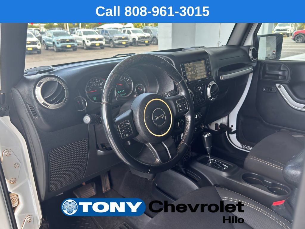 Used 2016 Jeep Wrangler Unlimited Sahara w/ Connectivity Group AWD/4WD image 9