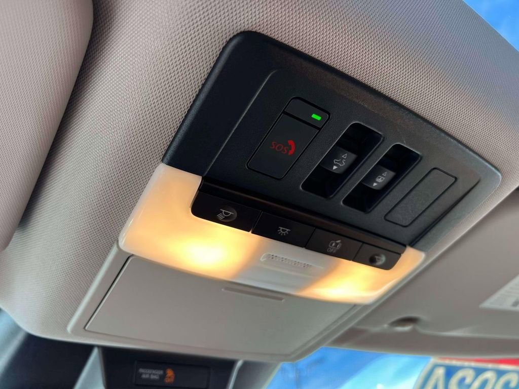 Used 2024 Nissan Rogue Platinum image 34