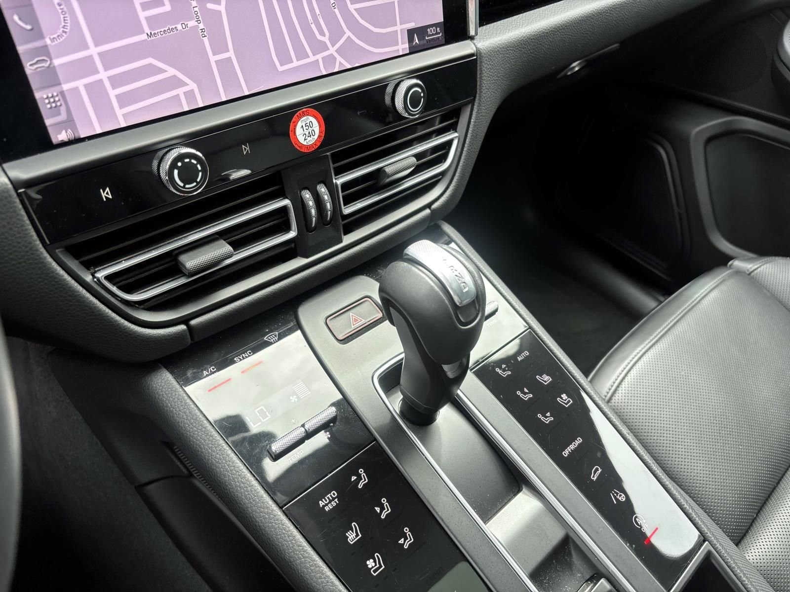 Used 2025 Porsche Macan Turbo image 33