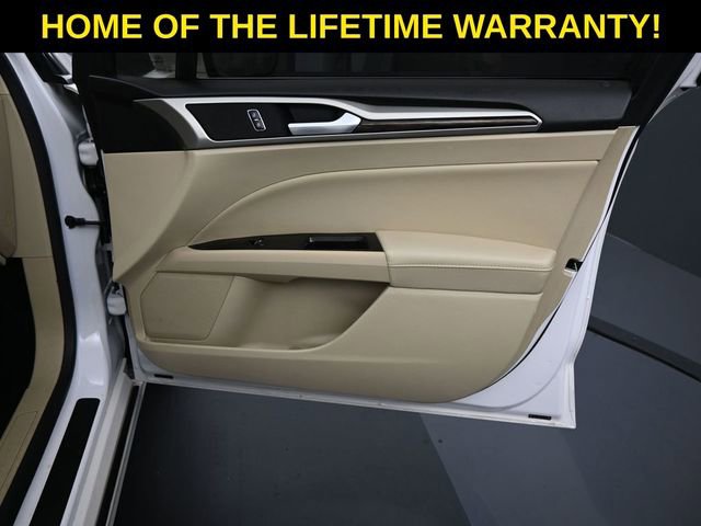 Used 2016 Ford Fusion SE w/ Equipment Group 202A AWD/4WD image 40