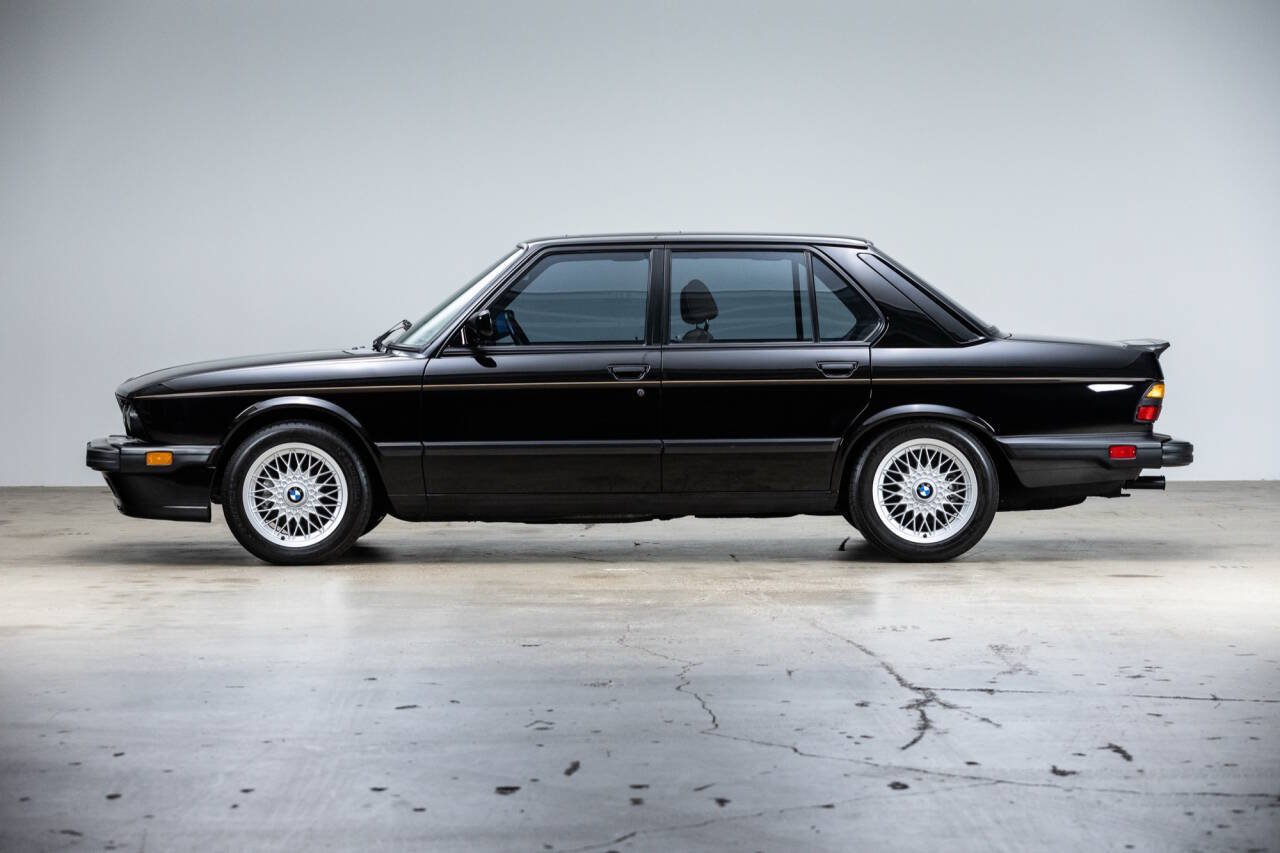 Used 1988 BMW M5 RWD image 8