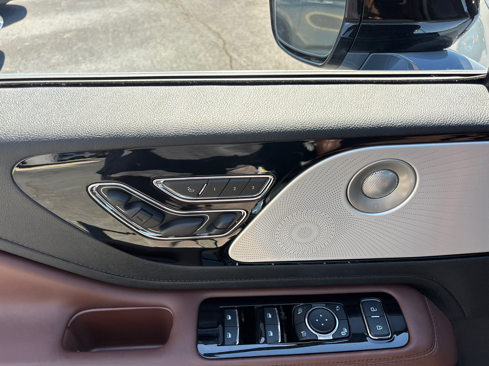 New 2026 Lincoln Aviator Reserve AWD/4WD image 12