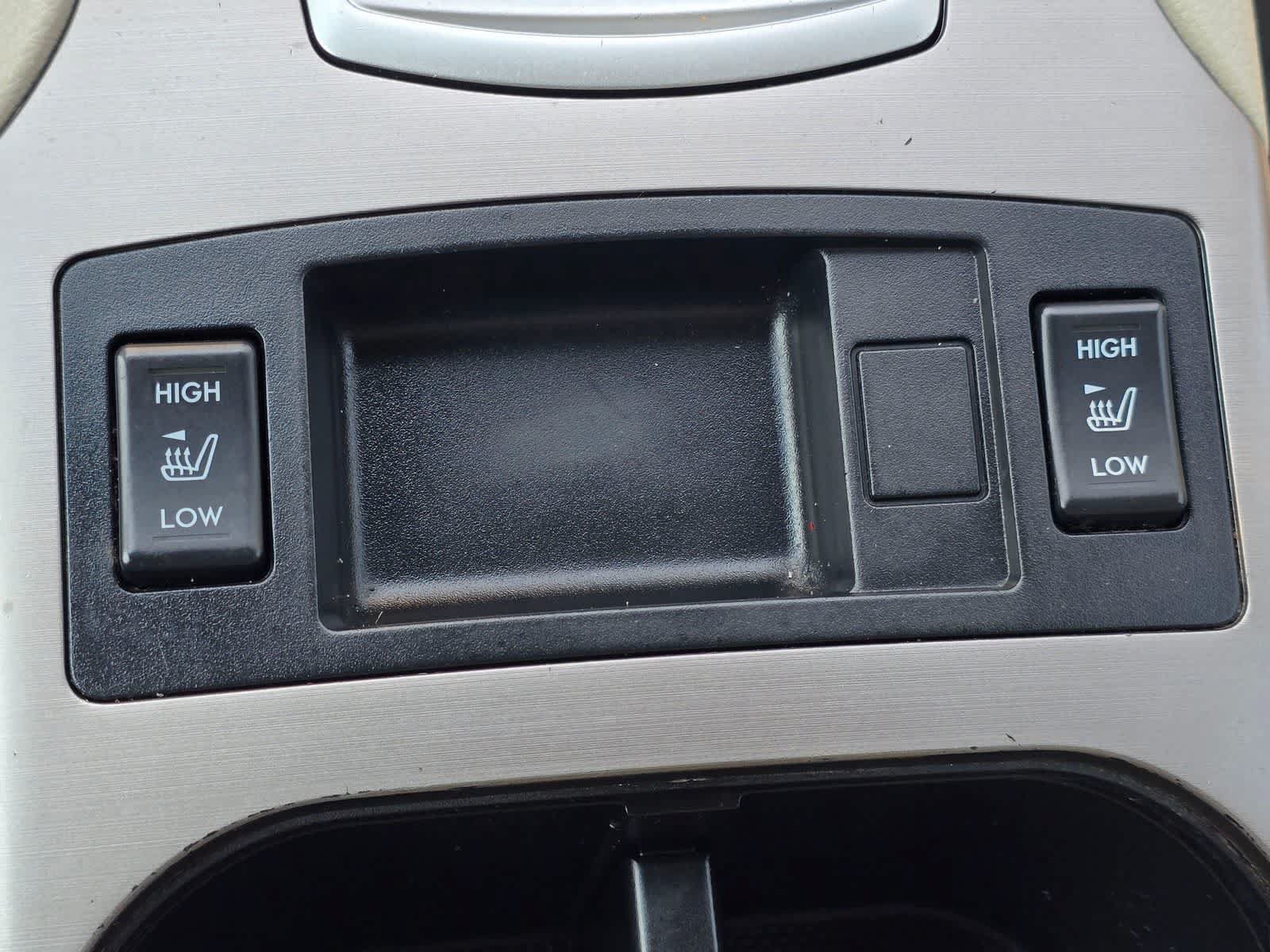Used 2013 Subaru Outback 3.6R Limited AWD/4WD image 16