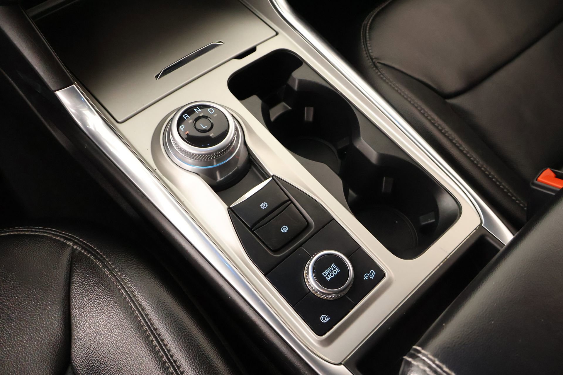 Used 2023 Ford Explorer Limited image 9