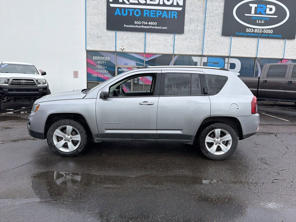 Used 2014 Jeep Compass Latitude AWD/4WD image 2
