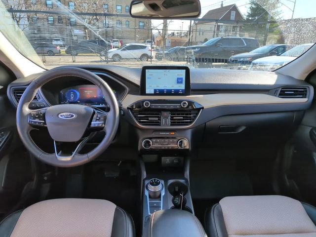 Used 2022 Ford Escape Titanium w/ Titanium Elite Package image 10