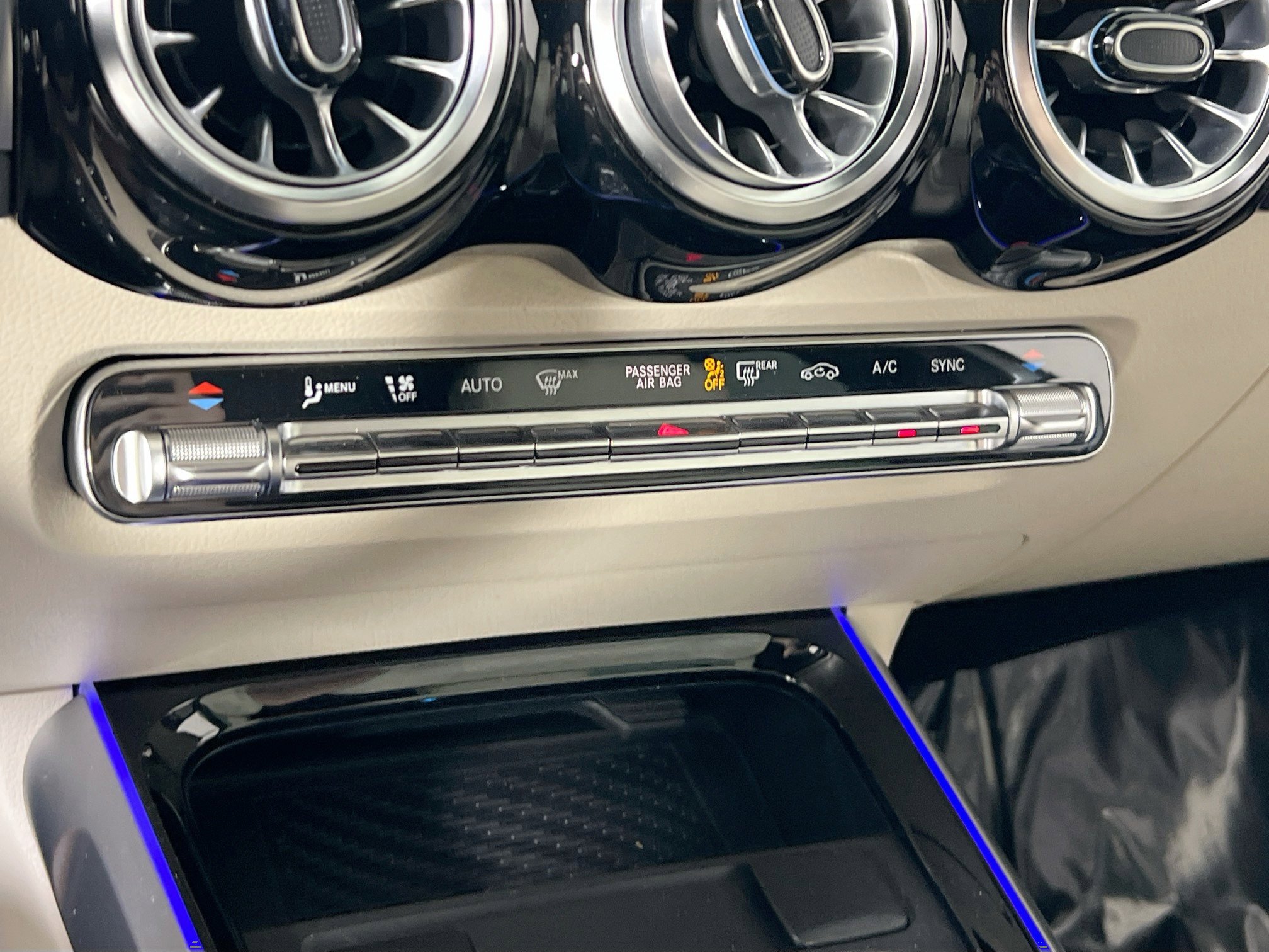 Used 2024 Mercedes-Benz GLB 250 4MATIC image 15