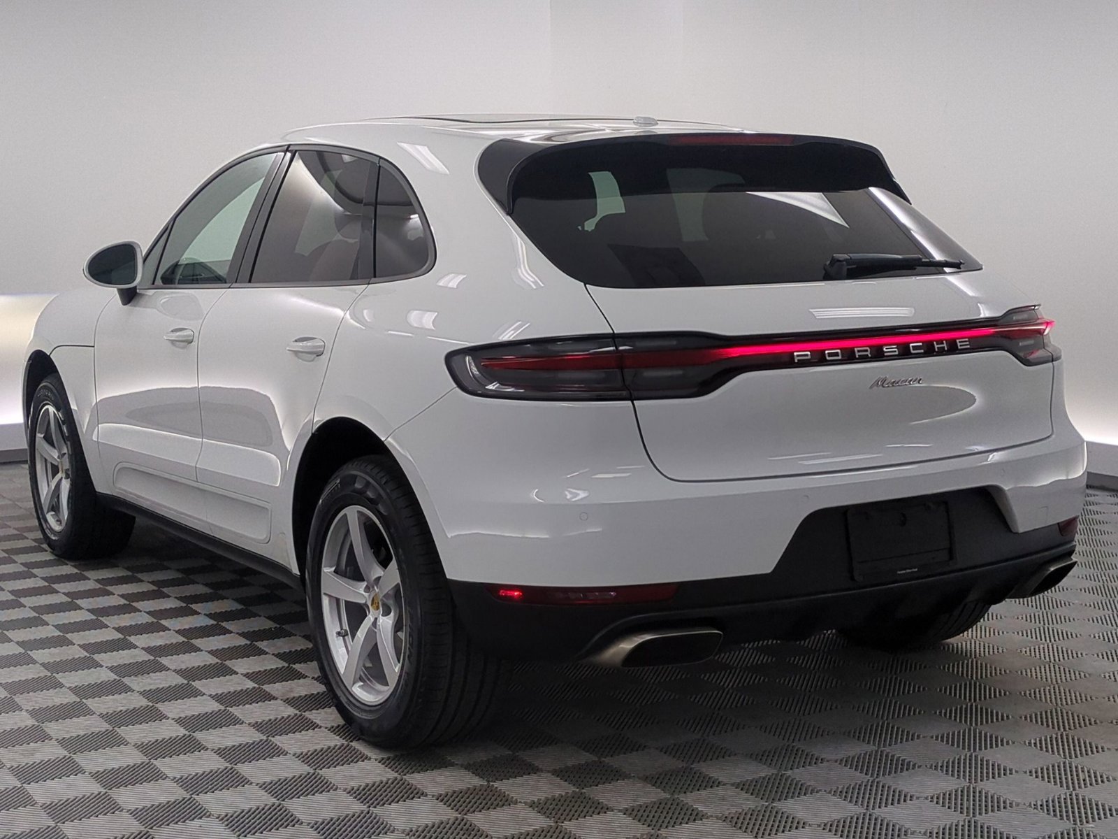 Certified 2020 Porsche Macan AWD/4WD video 3