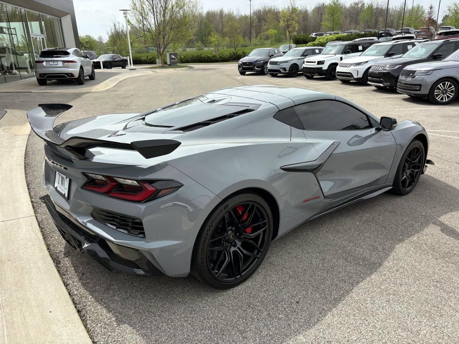Used 2024 Chevrolet Corvette Z06 w/ Z07 Performance Package RWD image 5