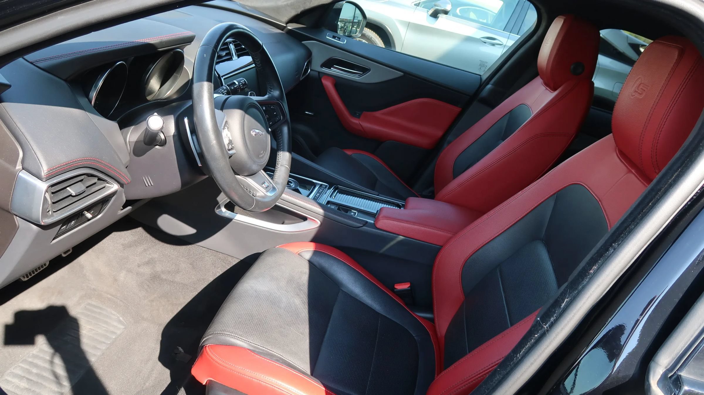 Used 2019 Jaguar F-PACE S AWD/4WD image 16