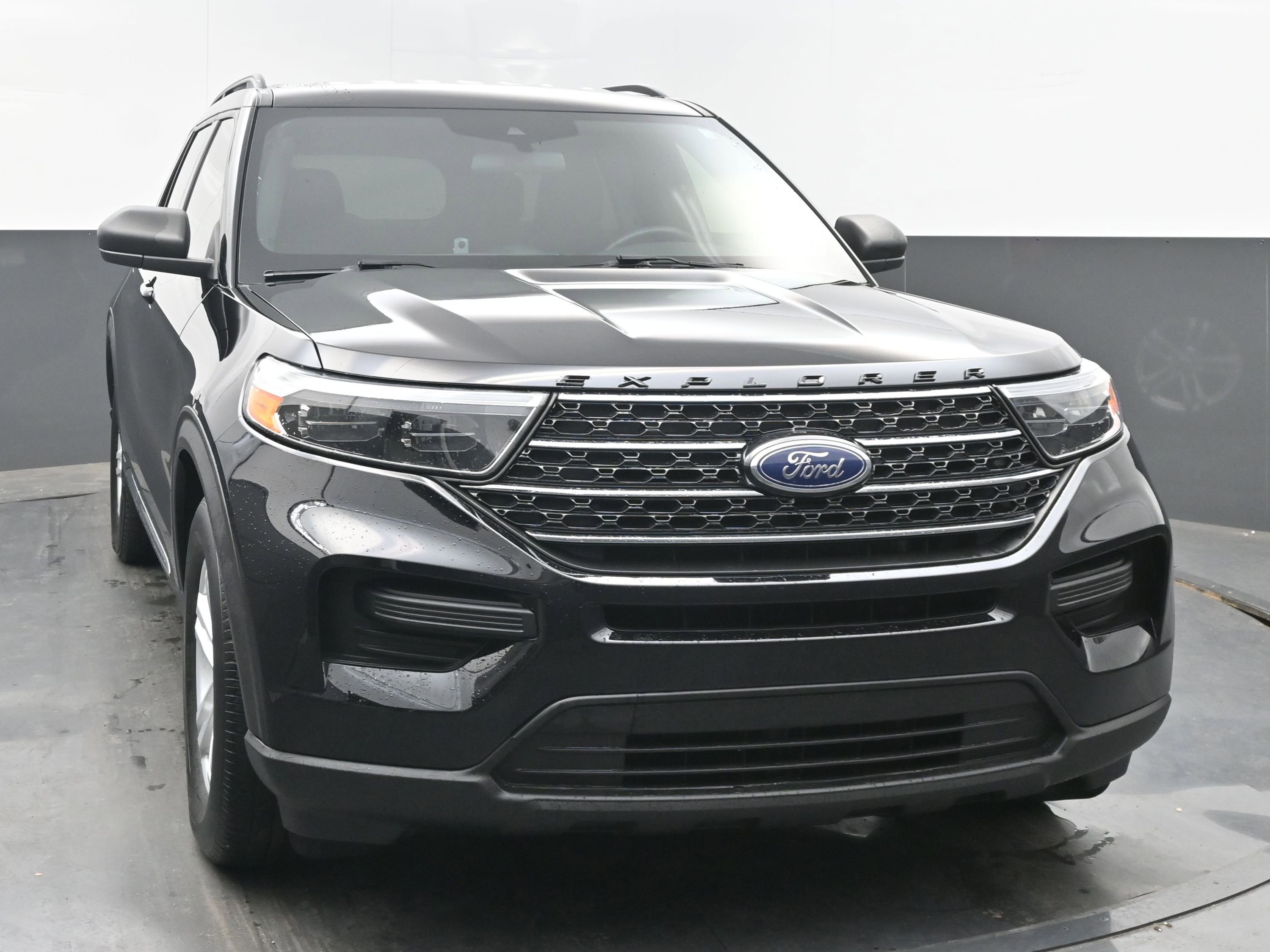 Used 2020 Ford Explorer XLT w/ Class III Trailer Tow Package image 3