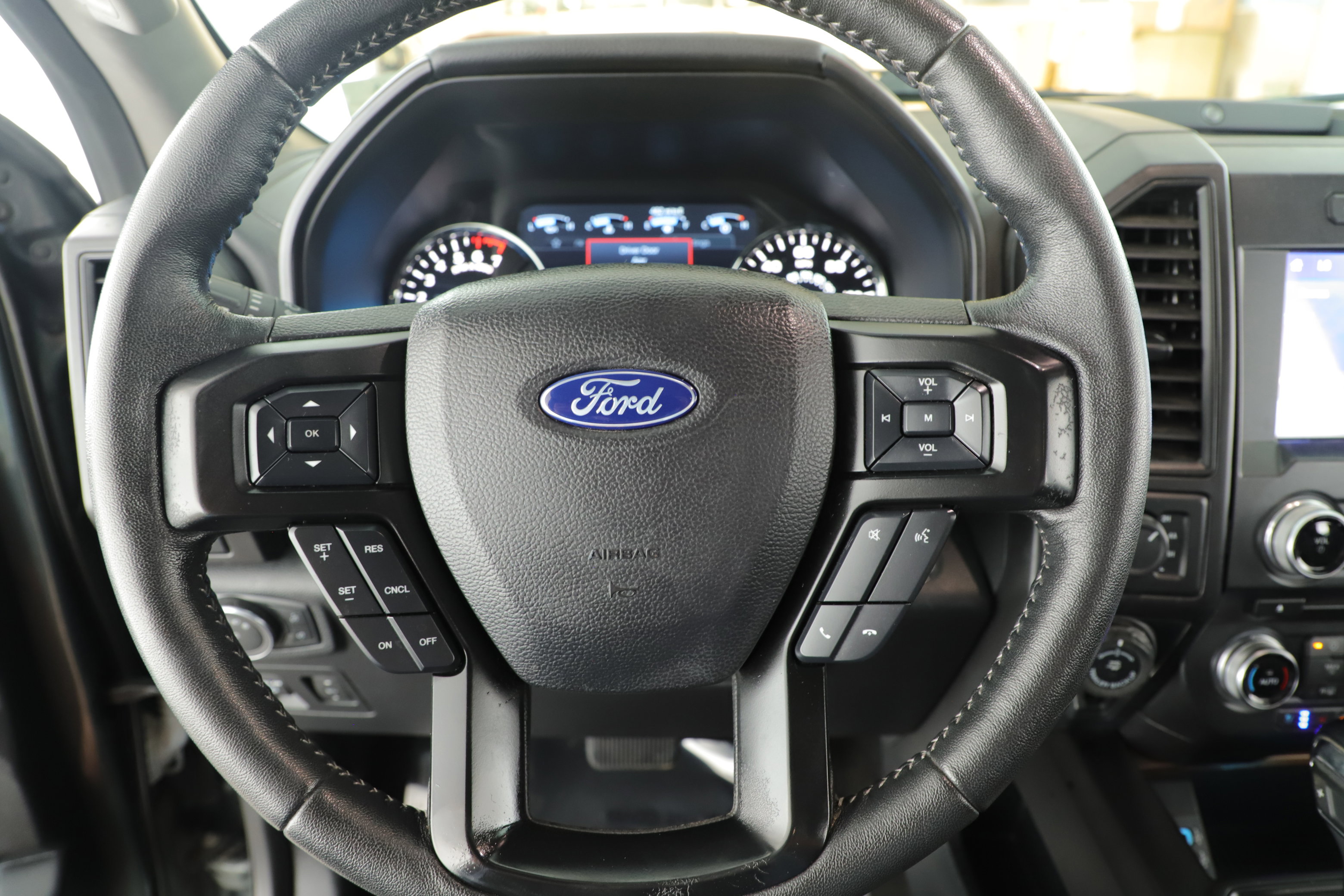 Used 2018 Ford F150 Lariat w/ Equipment Group 501A Mid image 21
