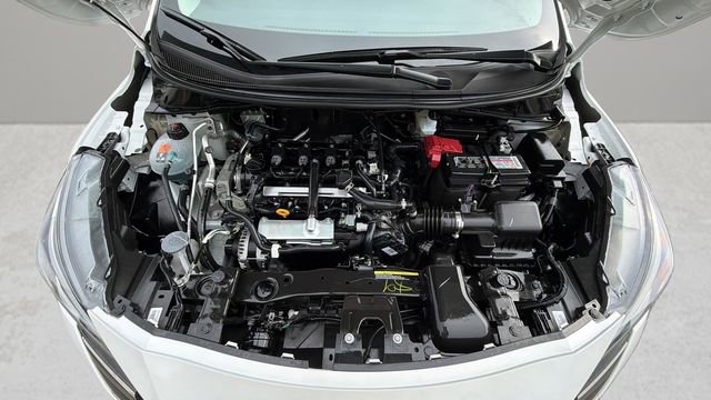 Used 2025 Nissan Versa SR w/ Trunk Package FWD image 31