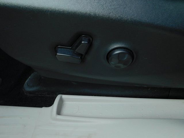 Certified 2020 Chrysler Voyager Lxi FWD image 9