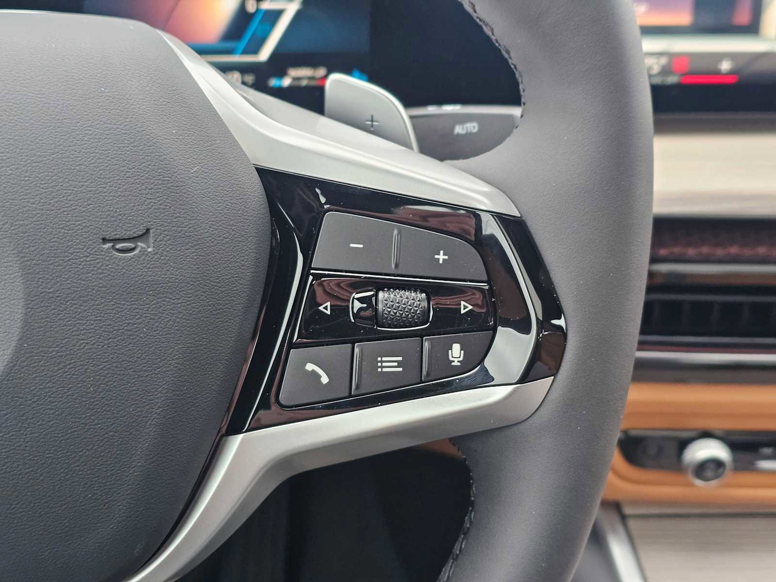 Used 2025 BMW 330i xDrive Sedan w/ Premium Package image 25