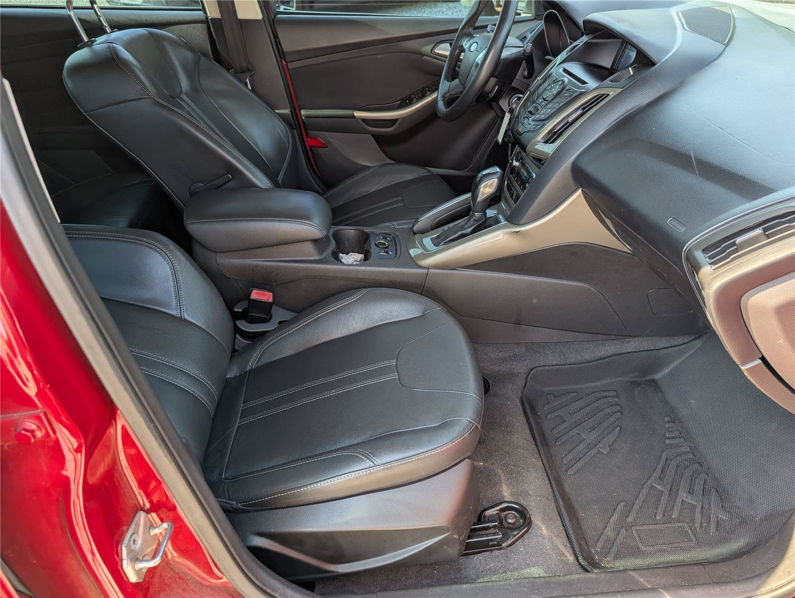 Used 2012 Ford Focus SEL FWD image 37