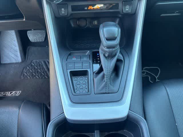 Used 2025 Toyota RAV4 XLE FWD image 18