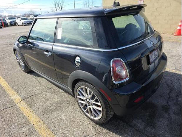 Used 2009 MINI Cooper John Cooper Works w/ Convenience Pkg image 2