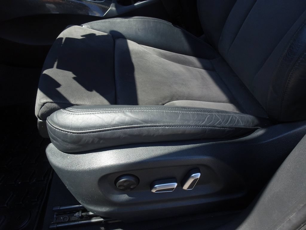 Used 2015 Audi SQ5 Premium Plus w/ Technology Package AWD/4WD image 9