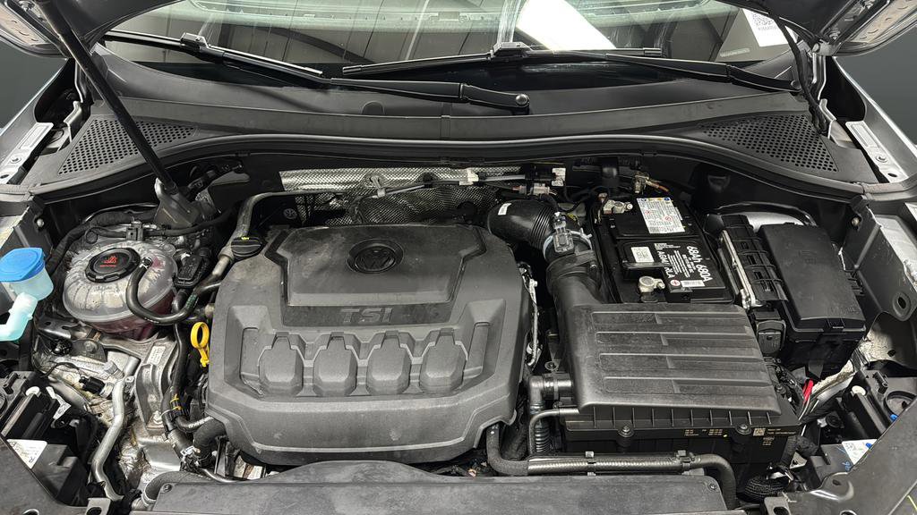 Used 2022 Volkswagen Tiguan SE R-Line image 28