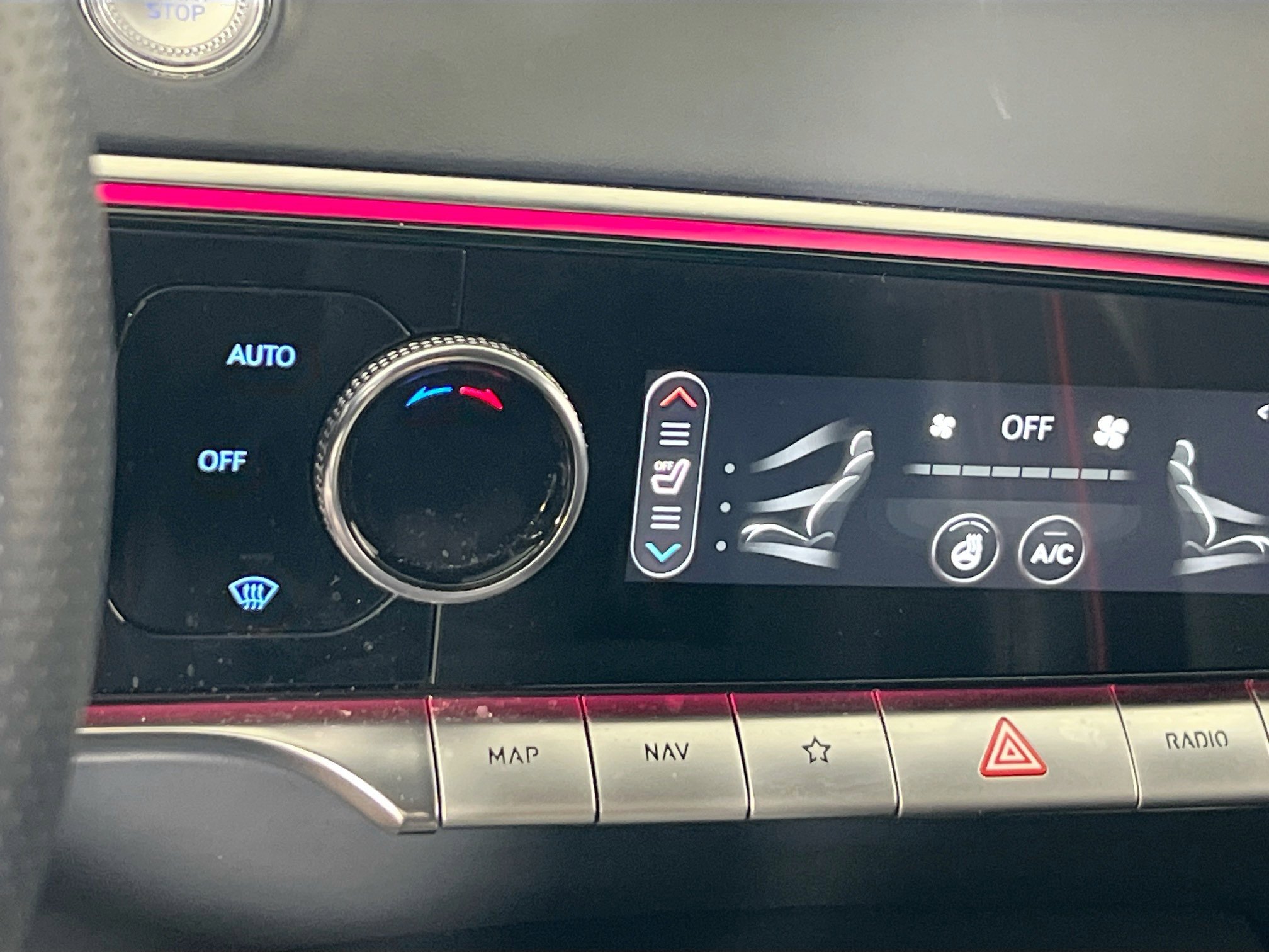 Used 2023 Genesis GV70 2.5T w/ Sport Prestige Package image 20