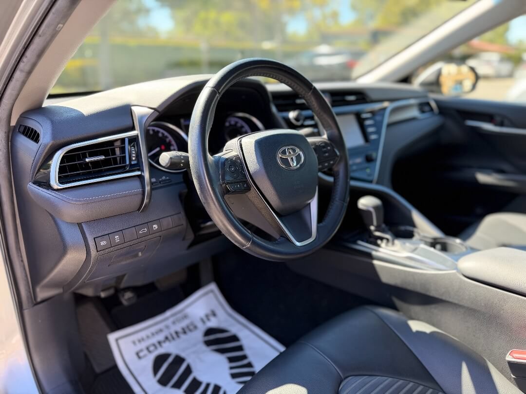 Used 2018 Toyota Camry SE FWD image 8