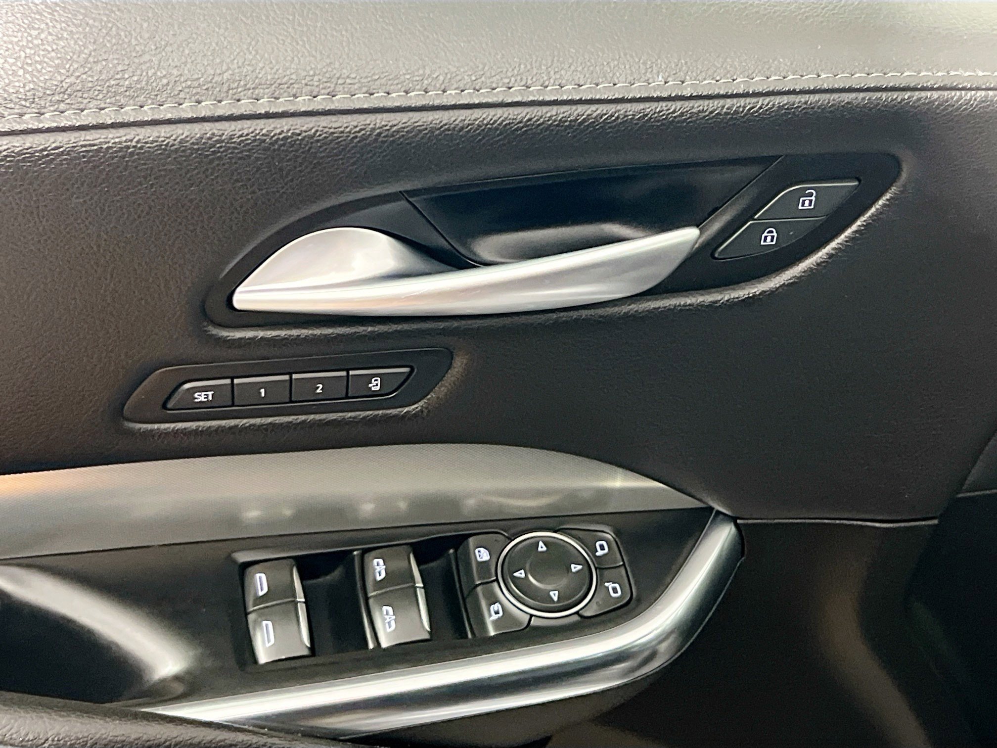 Used 2023 Cadillac XT4 Premium Luxury FWD image 16