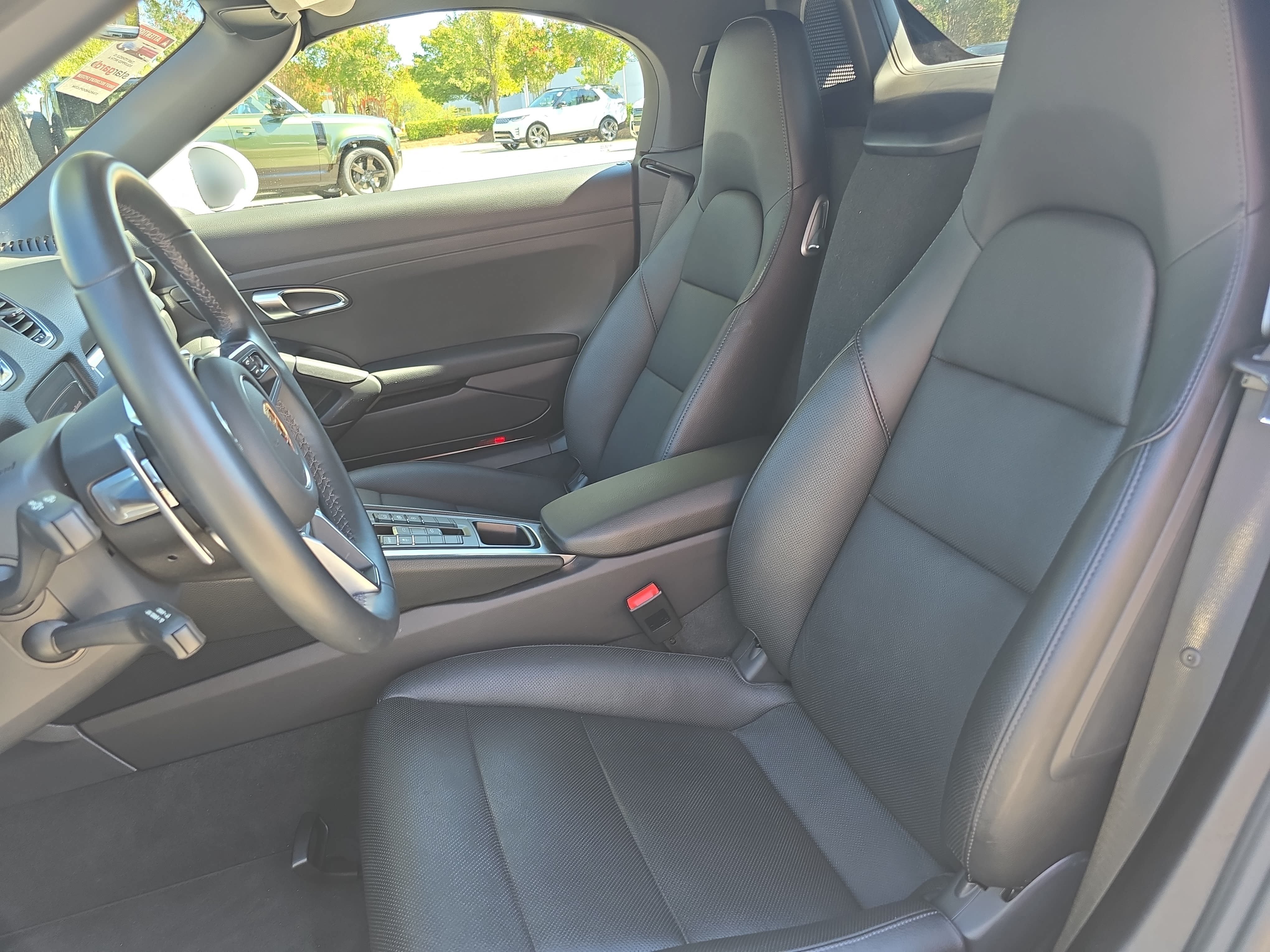 Used 2022 Porsche 718 Boxster RWD image 11