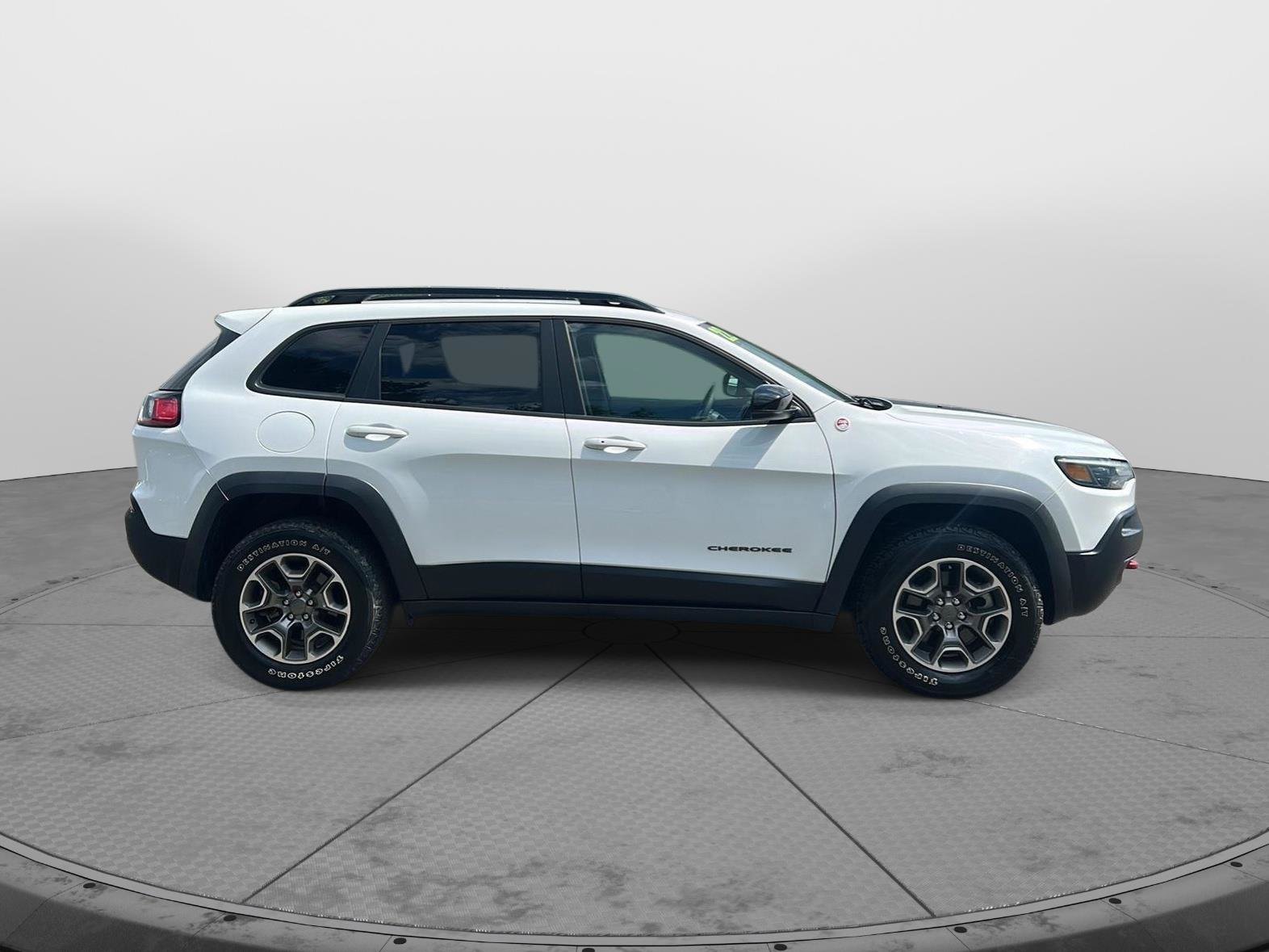 Used 2022 Jeep Cherokee Trailhawk AWD/4WD image 5