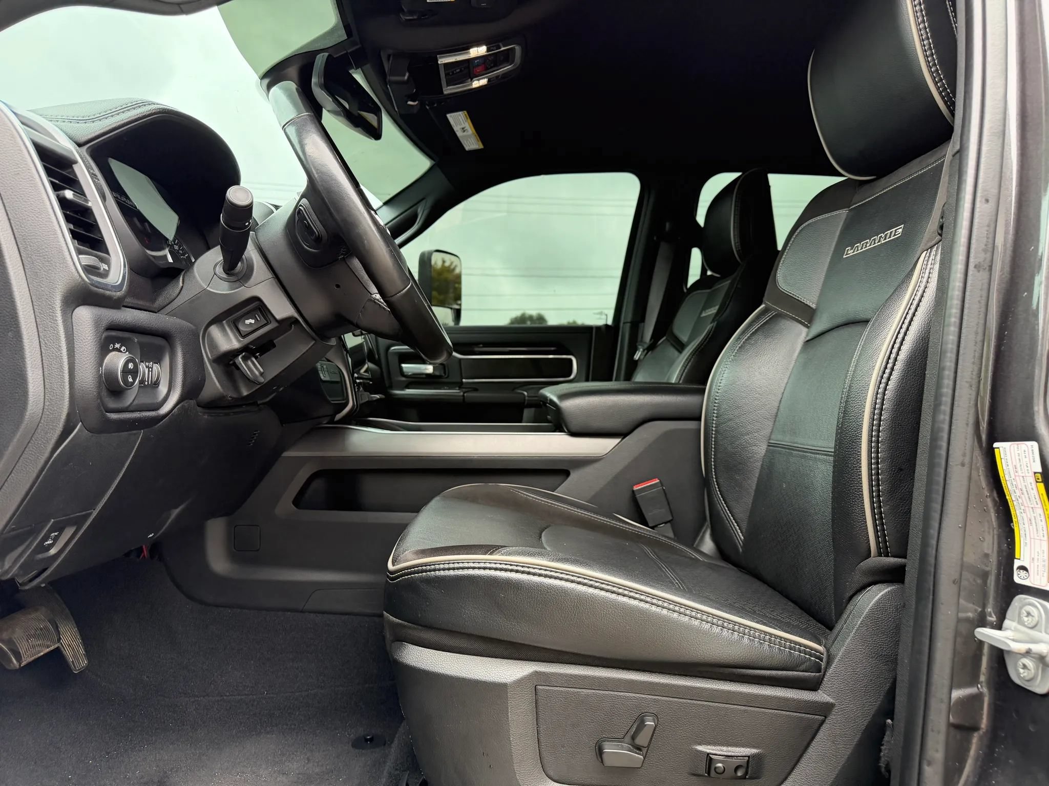 Used 2022 RAM 2500 Laramie AWD/4WD image 18