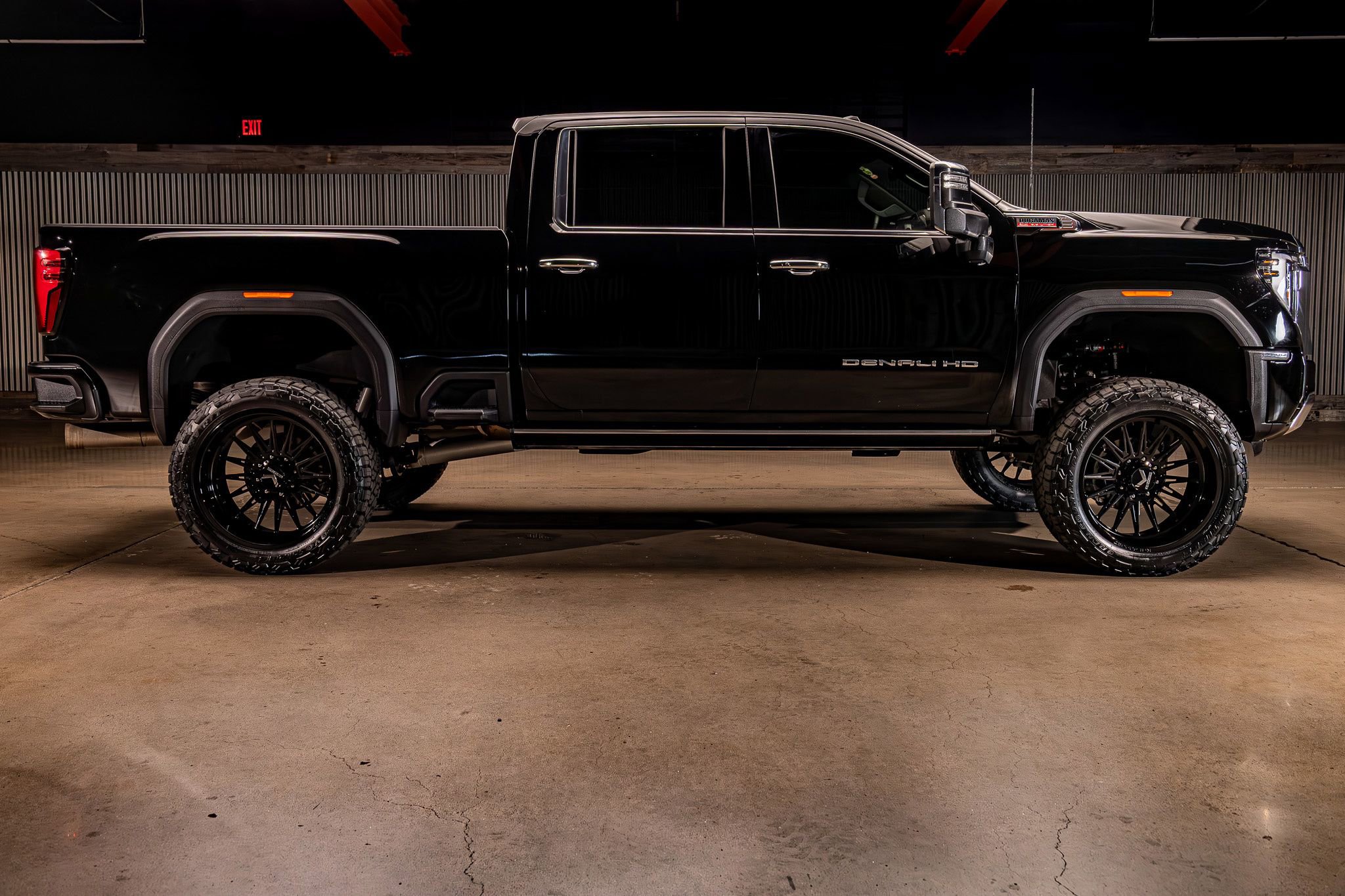 Used 2025 GMC Sierra 2500 Denali w/ Denali Reserve Package image 11