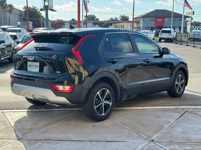 Used 2025 Kia Niro LX FWD image 29