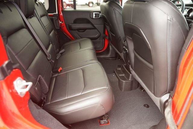Used 2023 Jeep Wrangler Unlimited Sahara AWD/4WD image 15