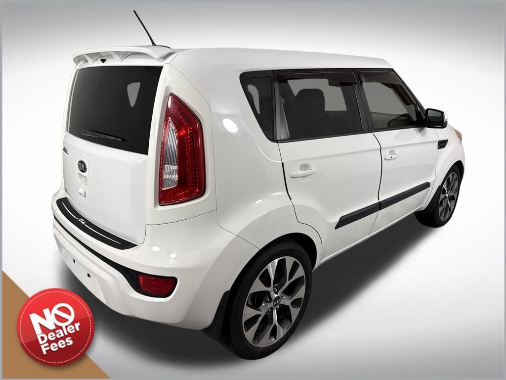 Used 2013 Kia Soul ! w/ Premium Pkg image 3