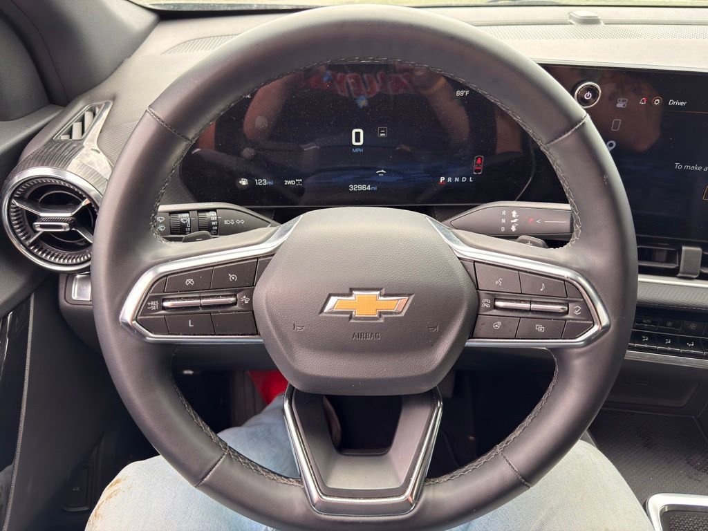Used 2025 Chevrolet Equinox LT w/ Convenience Package II AWD/4WD image 35