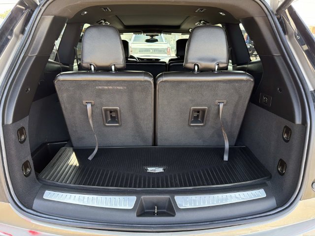 Used 2023 Cadillac XT6 Luxury w/ LPO, Floor Liner Package FWD image 10