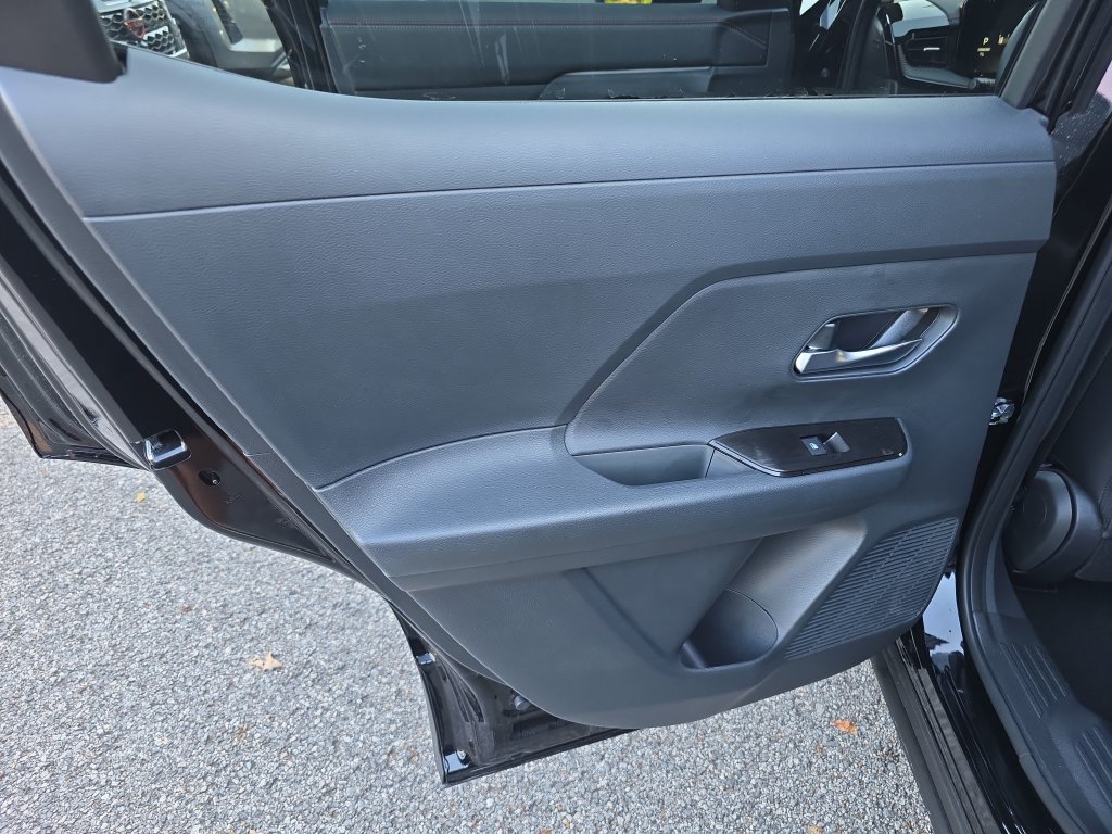 New 2027 Nissan Kicks SR w/ SR Premium Package FWD image 38