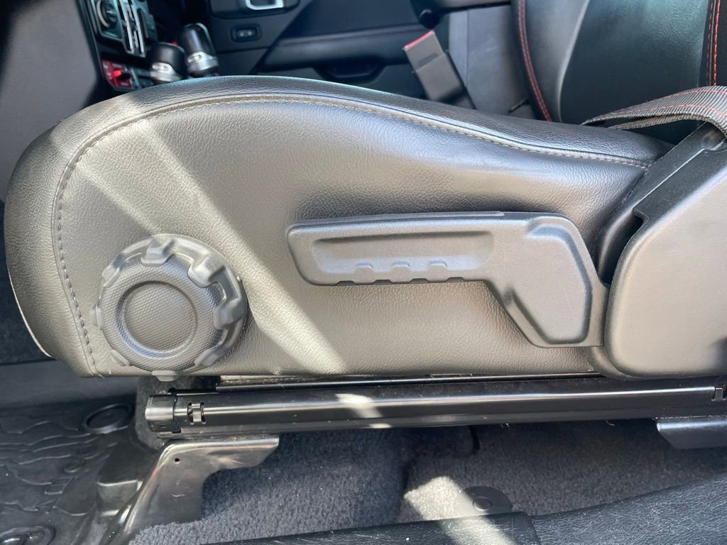 Used 2021 Jeep Gladiator Rubicon AWD/4WD image 11