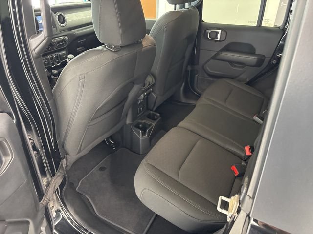 Used 2019 Jeep Wrangler Unlimited Sahara AWD/4WD image 21